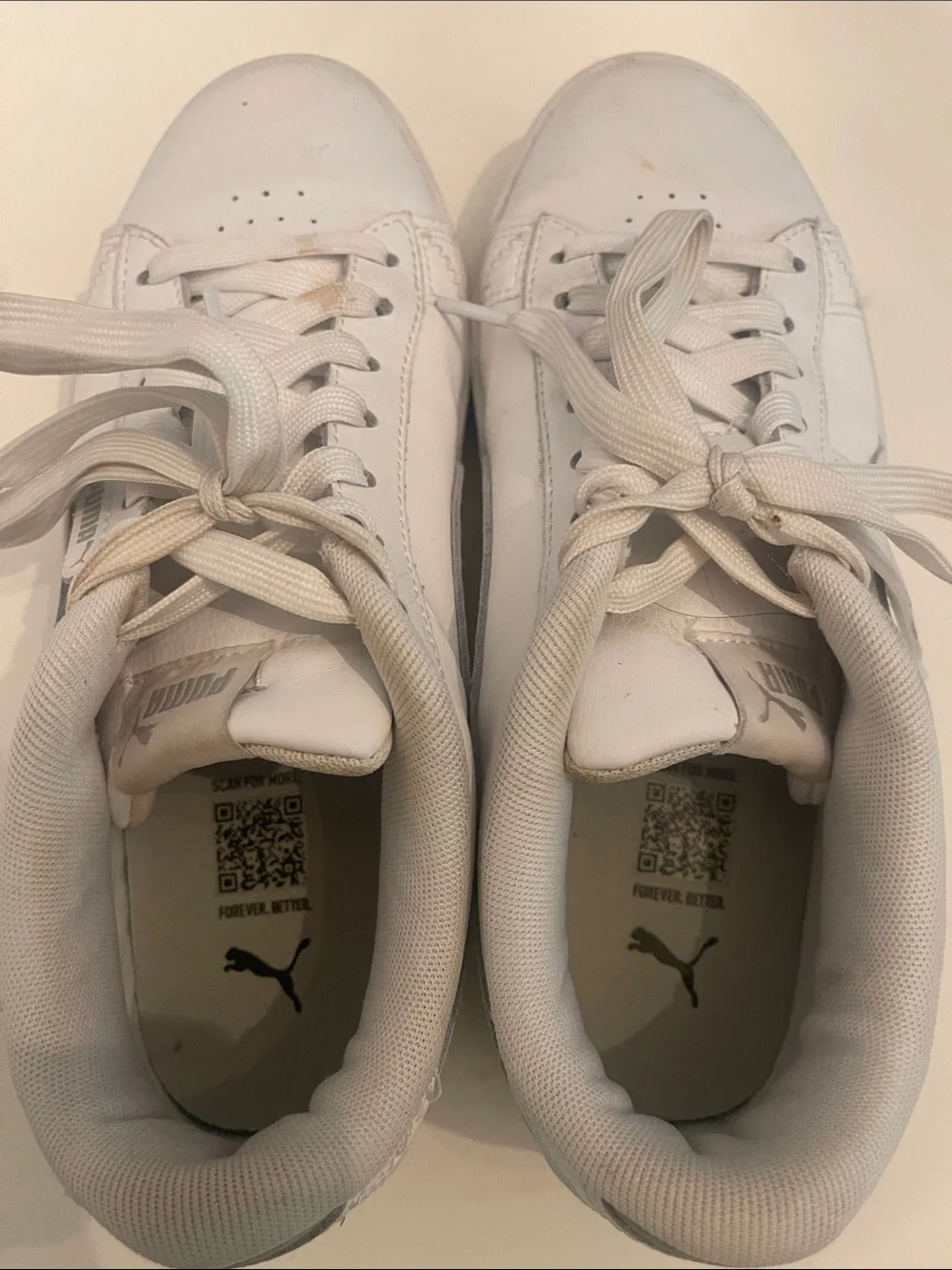 Women’s Classic White Leather Sneakers puma brand size 8.5